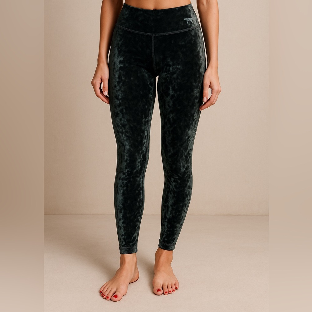 ⭐️PINK Victoria's Secret Black Velvet High-Waist Leggings - XS⭐️ NWOT